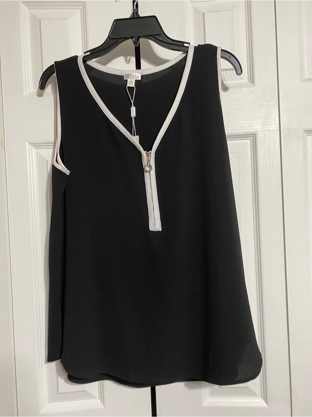 Spense black & white sleeveless top shirt blouse size LARGE